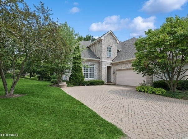 600 Stone Canyon Circle, Inverness, IL 60010