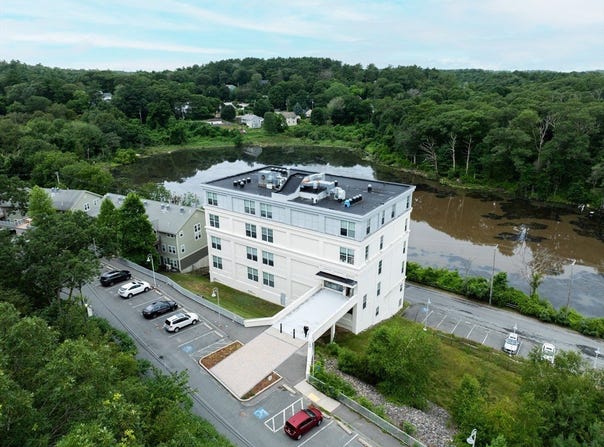 24 Cobblestone Ln 603, Gloucester, MA 01930