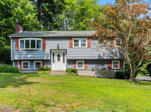 58 Beach St, Millbury, MA 01527