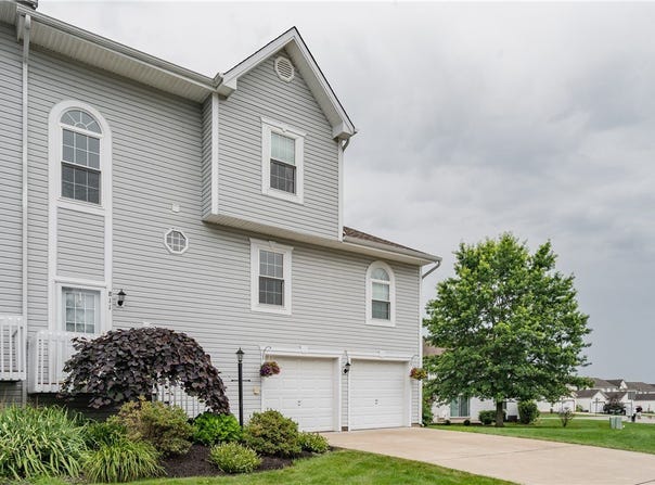 811 Sunset Cir, Cranberry Twp, PA 16066