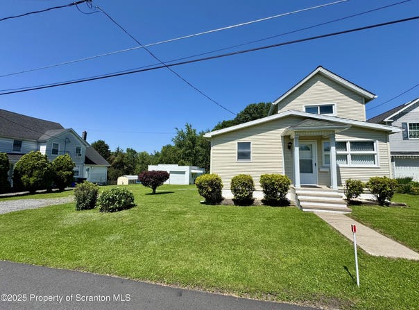 633 Thomas Street, Eynon, PA 18403
