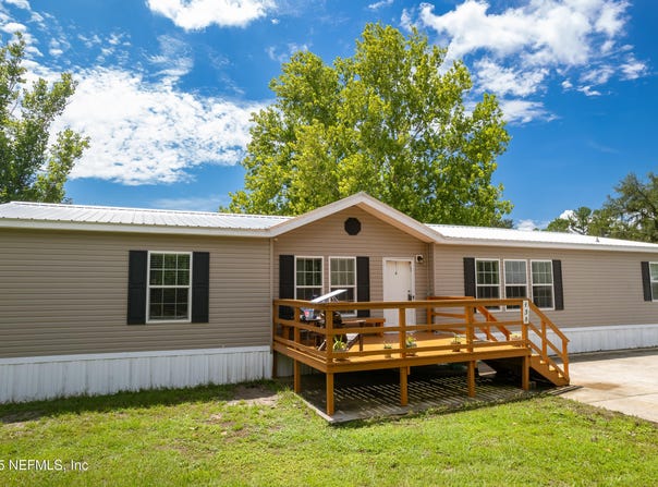 138 EL PRADO Court, Palatka, FL 32177