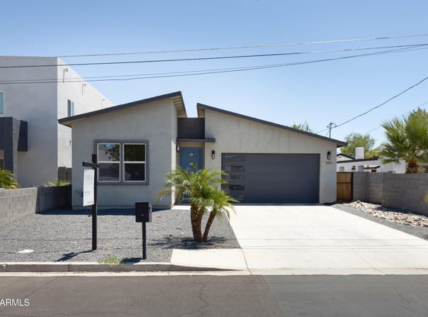 2819 N 28TH Place, Phoenix, AZ 85008
