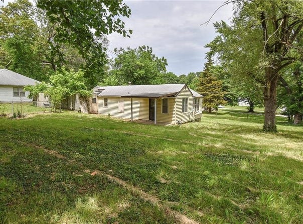 10908 E 66th Street, Raytown, MO 64133
