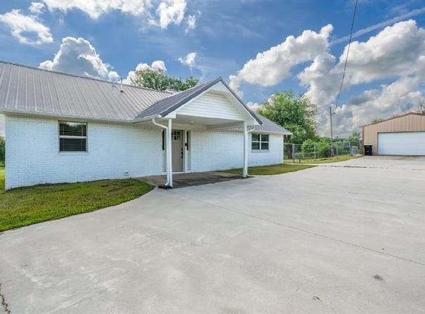 1304 W Walnut Street, Tecumseh, OK 74873