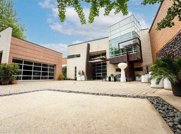 3004 Main Street, Dallas, TX 75226