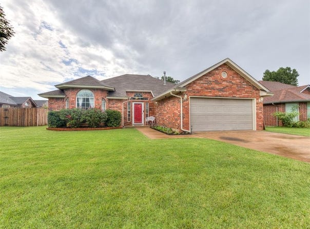 17213 Sunny Hollow Rd, Edmond, OK 73012