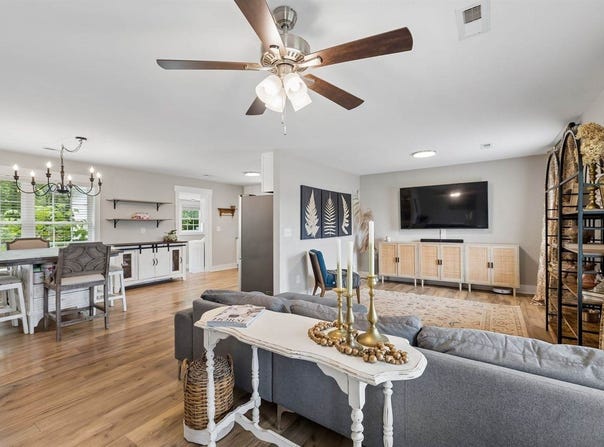 6782 Woodbury Pike, Murfreesboro, TN 37127