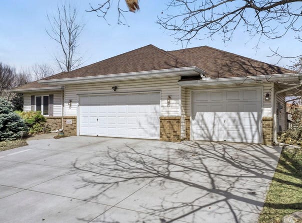 2334 Manuela Drive, Chaska, MN 55318