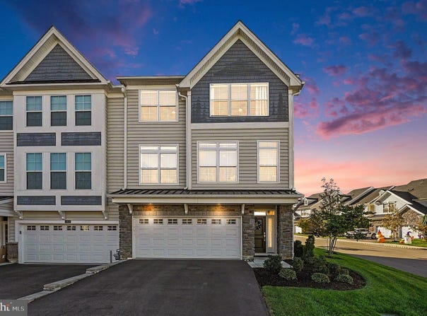 2028 JULIA DRIVE, CONSHOHOCKEN, PA 19428