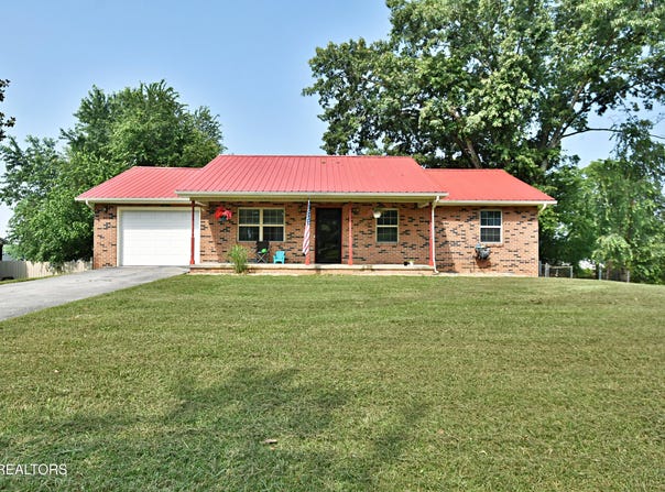 615 Mary St, Russellville, TN 37860