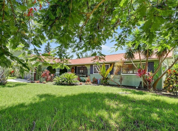 401 NE Oleander Avenue, Port Saint Lucie, FL 34952