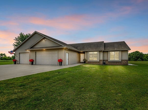 W4293 Old Green Lake Road, Princeton, WI 54968