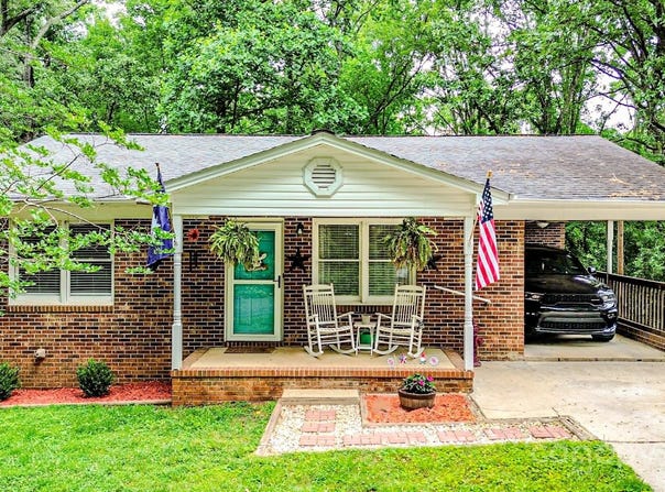 206 Logan Drive, Blacksburg, SC 29702