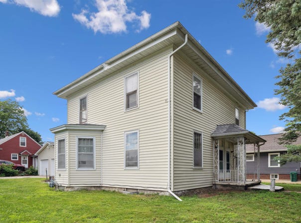 313-315 4th Ave. S.W., Independence, IA 50644