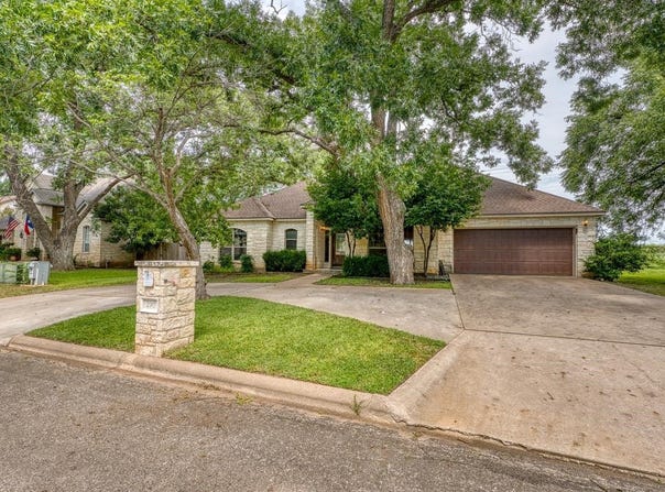 290 Turkey Run, Meadowlakes, TX 78654