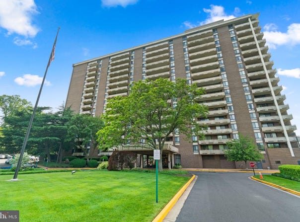 1800 OLD MEADOW ROAD, MCLEAN, VA 22102
