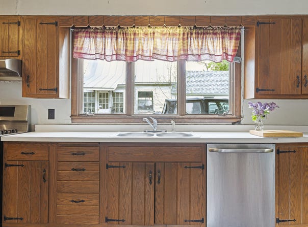 16 Pleasant Street, Phillips, ME 04966