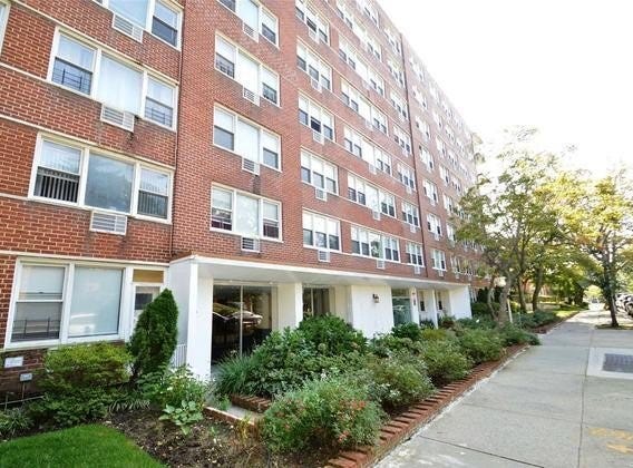 172-70 Highland Avenue 172, Jamaica Estates, NY 11432