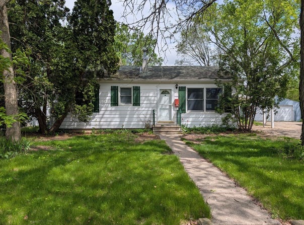 231 River Drive, DeKalb, IL 60115
