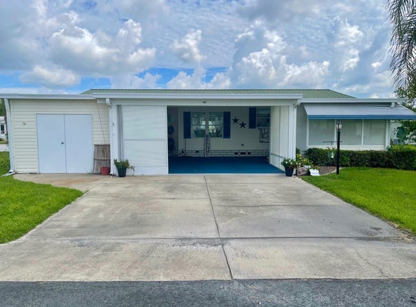 915  Trevino Dr, Lady Lake, FL 32159