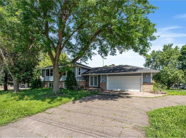 1561 Rice Creek Road NE, Fridley, MN 55432