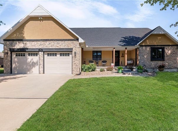 3401 N 154th Street, Basehor, KS 66007