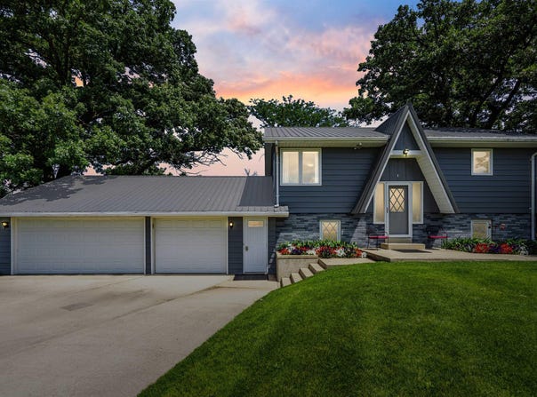1265 Badger Avenue, Plainfield, IA 50666