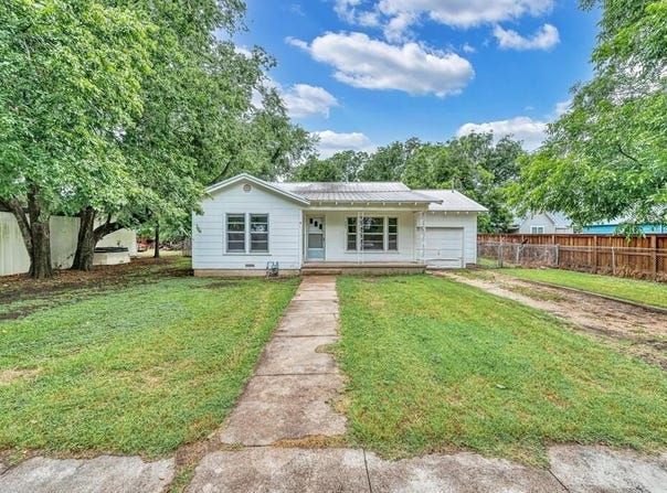 607 S Avenue H, Clifton, TX 76634