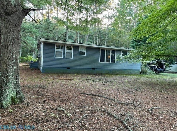 1822 Potato Neck Road, Port Haywood, VA 23138