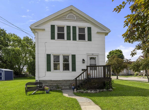 51 W 10TH Avenue, OSHKOSH, WI 54902