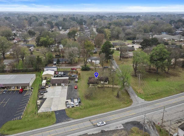 1306 N Lemon/Dewitt Henry, Beebe, AR 72012
