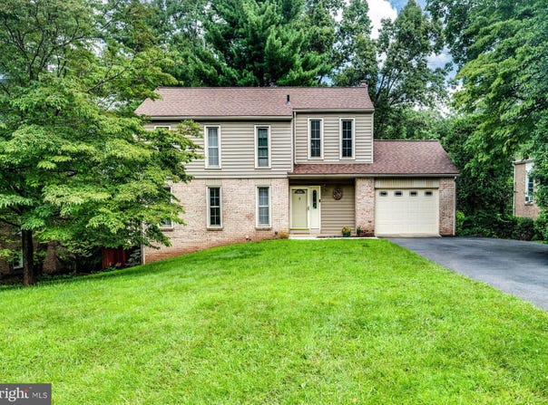 4 NASSAU CIRCLE, READING, PA 19607