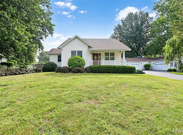 120 Oak Street, Moro, IL 62067