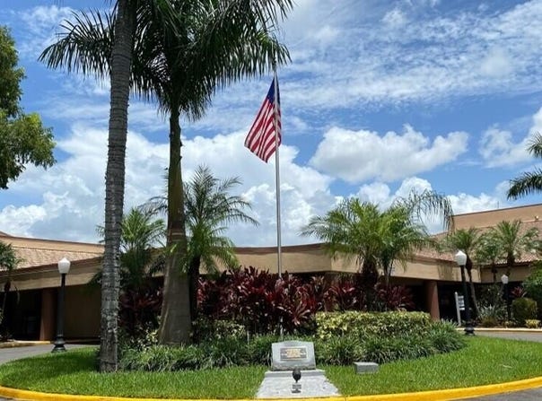 9081 Sunrise Lakes Boulevard, Sunrise, FL 33322
