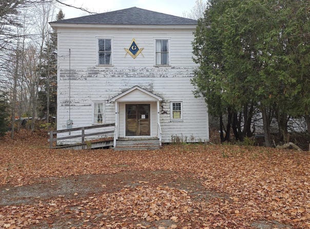 60 Gordon Hill Road, Thorndike, ME 04986