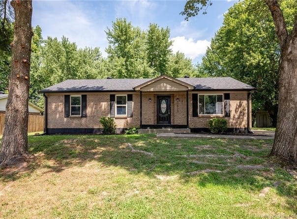 3620 Gray Fox Drive, New Albany, IN 47150