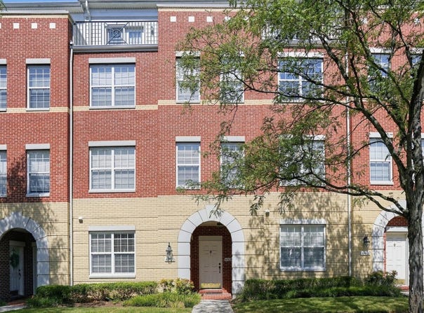 43620 HAMPSHIRE CROSSING Square, LEESBURG, VA 20176