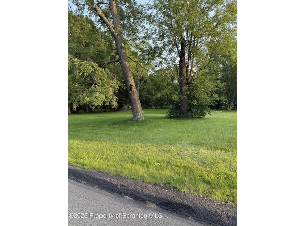 4 Everson, Peckville, PA 18452