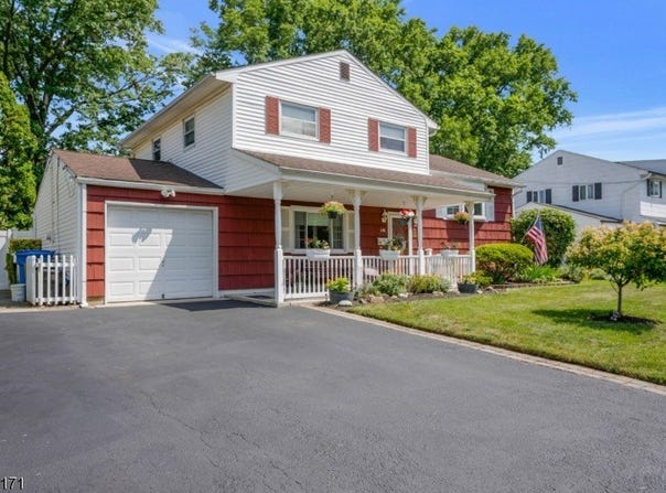 146 Osceola Ave, Middlesex Boro, NJ 08846-1806