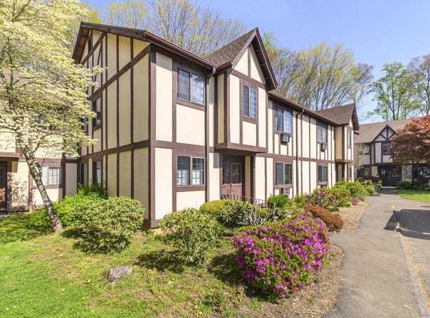 217 Foxwood Lane, Milford, CT 06461