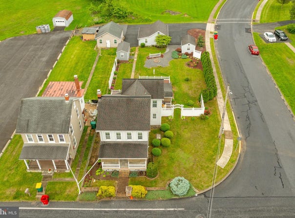 852 FRITZTOWN ROAD, READING, PA 19608