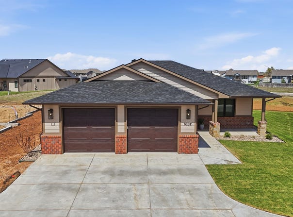 1602 S Dove Place, Goddard, KS 67052