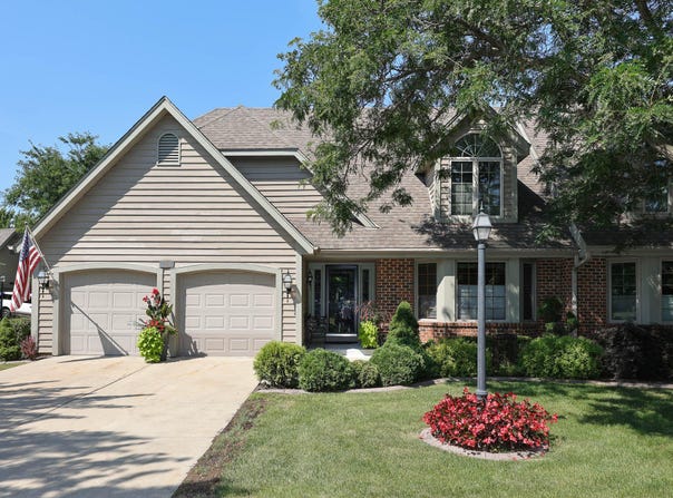 7431 Carter Cir, Franklin, WI 53132