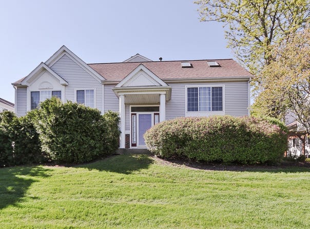 2232 Dawson Lane, Algonquin, IL 60102