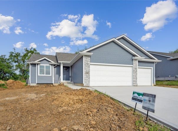 201 S Walnut Drive, Norwalk, IA 50211