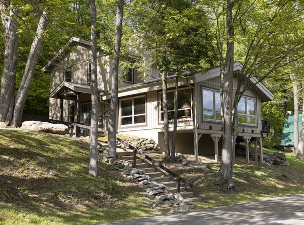 2226 County Line Road, Donegal, PA 15622