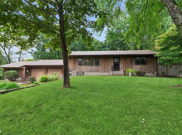 2820 Pilot Knob Road, Eagan, MN 55121