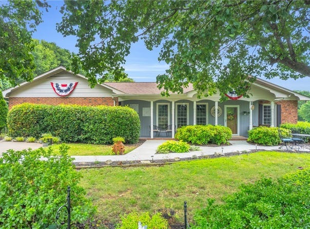 500 Foster Circle, Iva, SC 29655