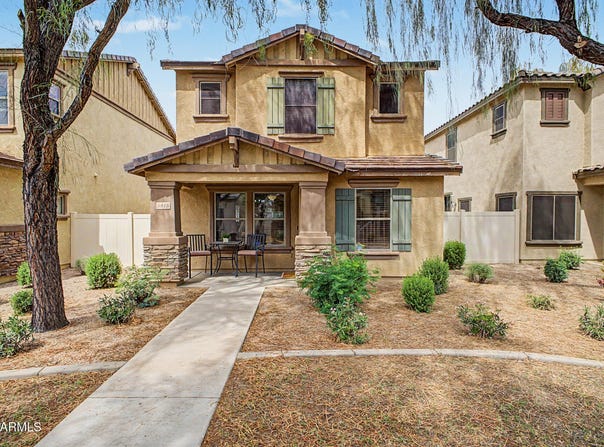 5815 E Grove Avenue, Mesa, AZ 85206